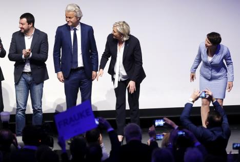 marin-le-pen-gert-vilders-koblenc-samit-foto-ap.jpg