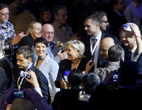 marin-le-pen-koblenc-samit-foto-ap.jpg