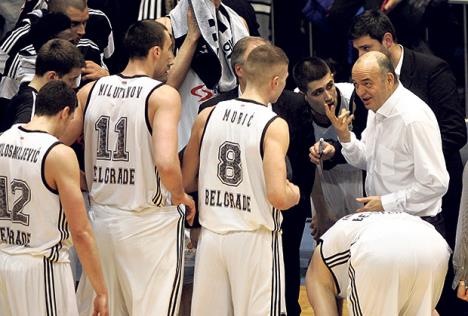 dule-vujosevic-milenko-savovic-partizan-trener-kosarka.jpg