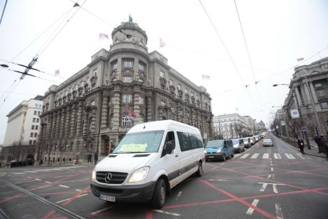 kombi-kombi-prevoznici-protestna-voznja-protest.jpg