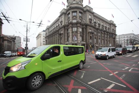 kombi-kombi-prevoznici-protestna-voznja-protest.jpg