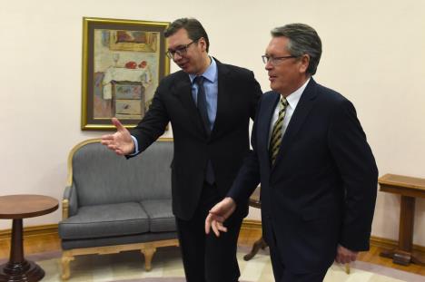 aleksandar-vucic-premijer-srbija-vlada-sastanak.jpg