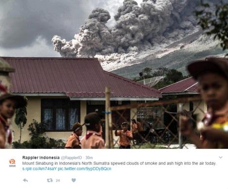 vulkan-sinabung-sumatra-foto-printscreen-twitter.jpg