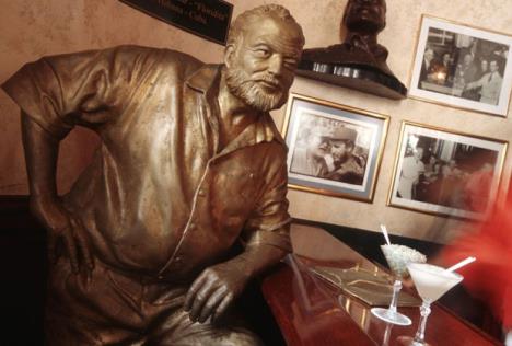 ernest-hemingvej-floridita-bar-havana.jpg