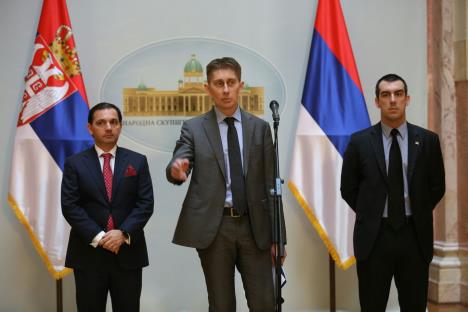 opozicija-konferencija-obracanje-narodna-skupstina.jpg