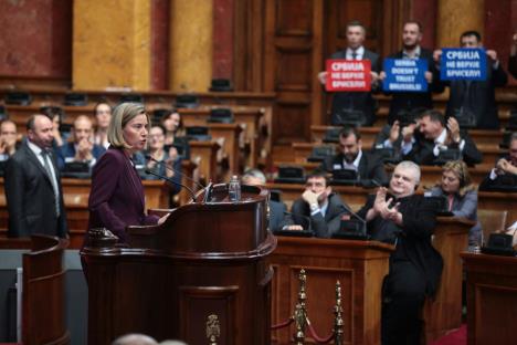 federika-mogerini-skupstina-govor-ometanje-seselj.jpg