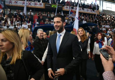 aleksandar-vucic-kraljevo-miting-politicari-vanja.jpg