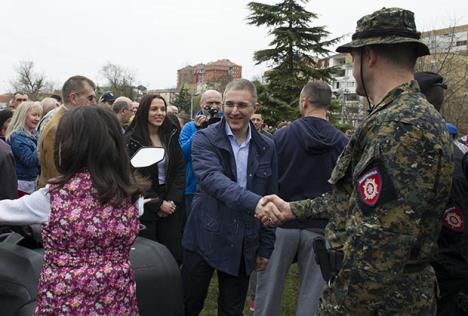 policija-u-zajednici-mirijevo-ministar-nebojsa-stefanovic.jpg