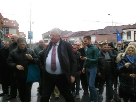 vojislav-seselj-miting-vranje.jpg