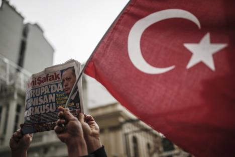 istanbul-protest-turska-zastava.jpg