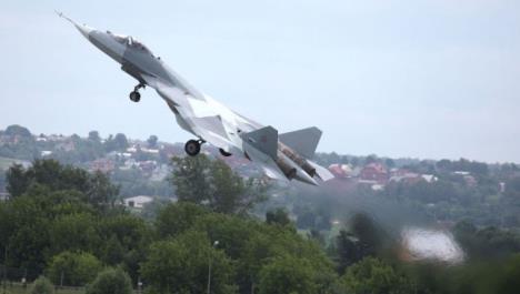 vladimir-putin-prototip-suhoja-pak-fa-t50-foto-profimedia.jpg