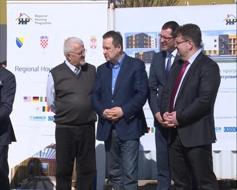 dacic-kamen-temeljac-izbeglice-stanovi-sremska-mitrovica.jpg