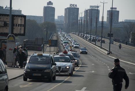 protest-taksista-voznja-kolaps-beograd.jpg