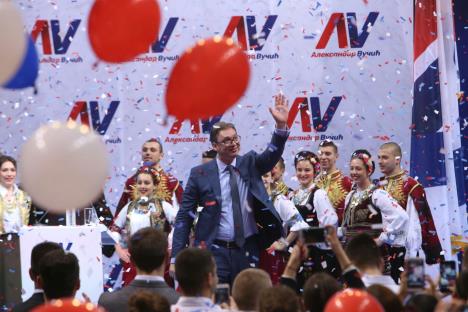 aleksandar-vucic-sns-miting-kraljevo.jpg