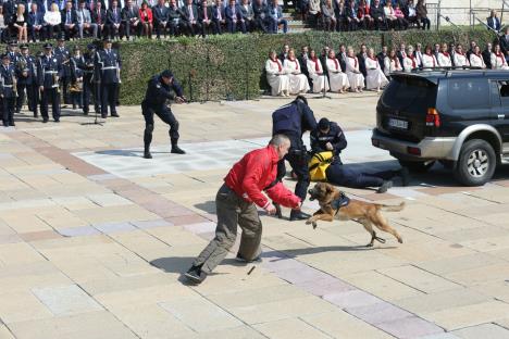 policija-svecana-promocija-novi-policajci-palata.jpg