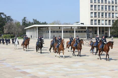 policija-svecana-promocija-novi-policajci-palata.jpg