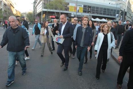 miting-sasa-jankovic-trg-republike.jpg