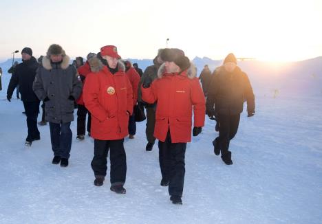 vladimir-putin-i-dmitrij-medvedev-arktik.jpg