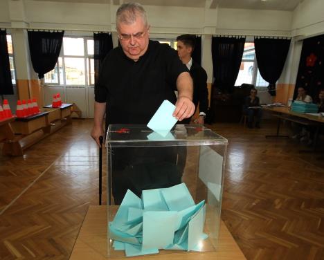 nenad-canak-lsv-predsednicki-kandidat-glasanje-novi.jpg