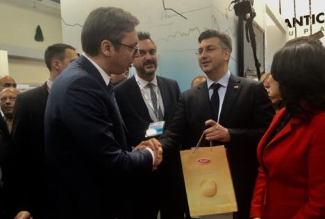 vucic-plenkovic-cokolada-pionir-poklon.jpg