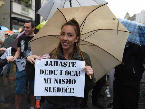 protest-gradjani-okupljanje-kragujevac.jpg