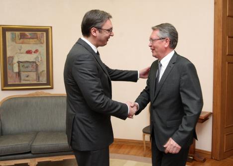 vucic-cepurin.jpg