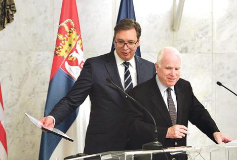 dzon-mekejn-aleksandar-vucic-senator-sad-srbija.jpg