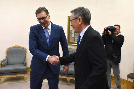 vucic-cepurin.jpg