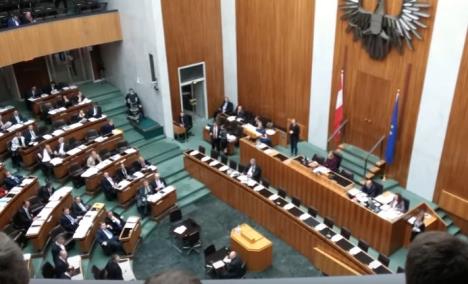 austrija-parlament.jpg