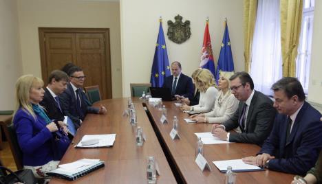 aleksandar-vucic-premijer-komesarka-eu-elzbijet-bjenkovska.jpg