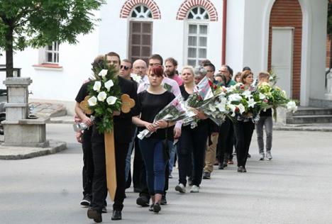 sahrana-oliver-potezica-novo-groblje.jpg