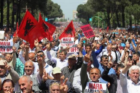 protest-opozicije-u-tirani.jpg