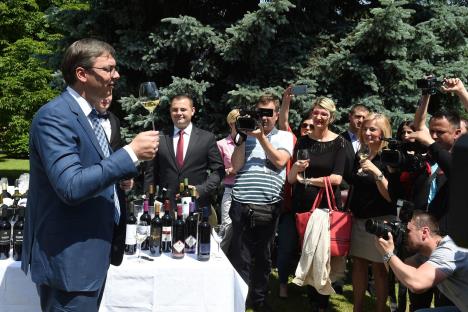 vucic-poslednje-obracanje-premijer-vino-novinari-foto-tanjug-dragan-kujundzic-1111.jpg