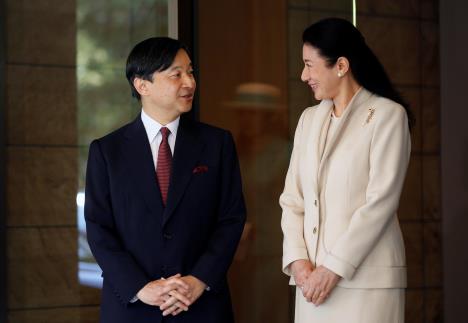 naruhito-i-masako-r-130401.jpg