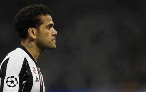 alves-reuters01.jpg