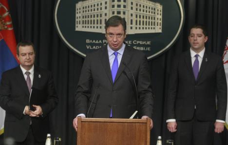 aleksandar-vucic-beta-milos-miskov-9-nov-2015-.jpg