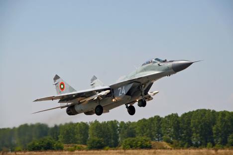 bulgarian-mig29-r27.jpg