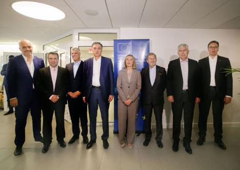 vecera-vucic-mogerini-njujork-un-foto-kancelarija-predsednika-republike.jpg