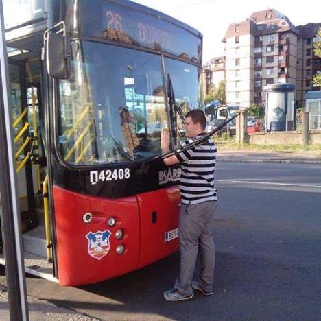 vozac-gsp-cist-autobus-foto-facebook-printscreen-uzivo-iz-bg-tramvaja-i-buseva.jpg