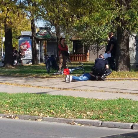 policajci-hapsenje-kradja-bicikl-foto-uzivo-sa-ns-ulica-facebook-printscreen.jpg