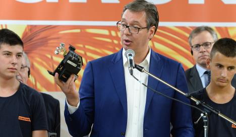 vucic-gruner-fabrika-otvaranje-vlasotince-foto-tanjug.jpg