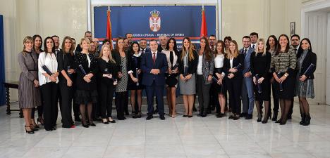 ivica-dacic-dodela-diploma-diplomatska-akademija-foto-ministarstvo-spoljnih-poslova-1.jpg