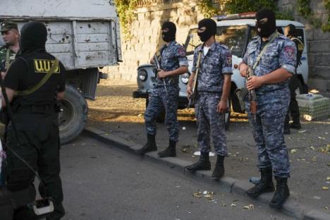 reuters-jermenija-policija01.jpg