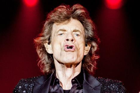 Mik Džeger pravi grimasu