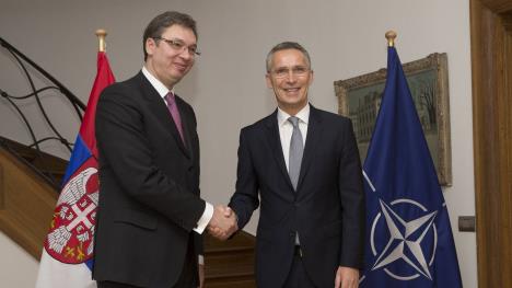 vucic-stoltenberg-foto-beta-nato.jpg