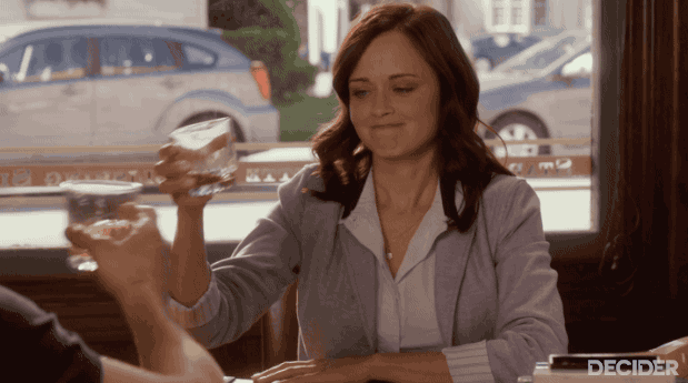 214095-gilmoregirlsdrinking1.gif