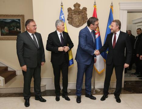 vucic-izetbegovic-predsednistvo-foto-sekretarijat-predsednika.jpg