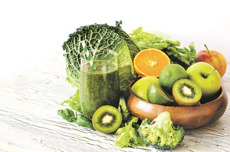 stockphotofreshgreendetoxvitaminsmoothieonwhitebackgroundforhealthysnack264514838.jpg