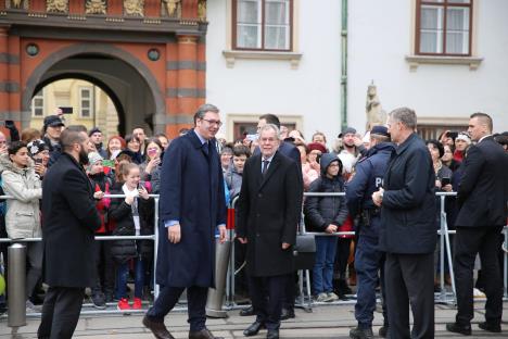 vucic-bec-docek-srbi-foto-tanjug-zoran-mirkovic-2.jpg