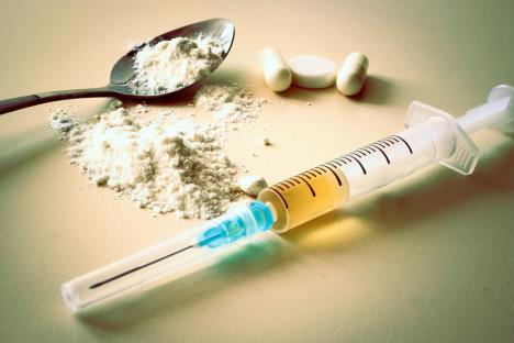 stockphotoheroinsyringesdrugscookedsyringepreparationspoonandpreparedtheheroin743005258.jpg